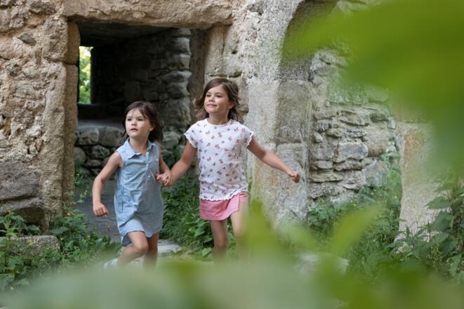 MuehlviertelRuinePrandeggKinder_OberoesterreichTourismusGmbHMartinFickert.jpg