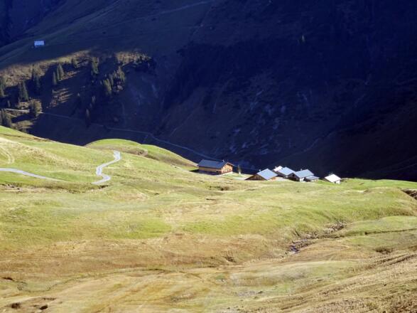 Blick hinunter auf die Zafern Alpe