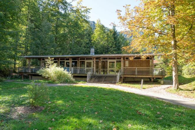 Holzhaus mit Spielekeller Als Tagungsraum belegbar