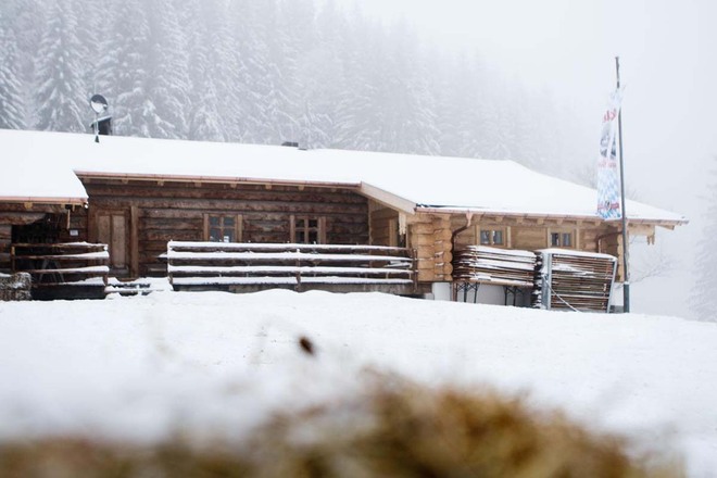 Schneeschuhwanderung-von-Unterammergau-nach-Oberammergau-an-der-Kolbensattelhuette