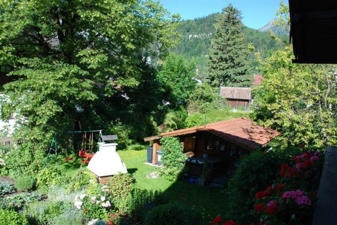 Blick FeWo-Balkon zum Garten