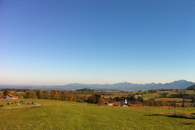 Fernwanderweg Meditationsweg Ammergauer Alpen - Blick vom Wetzsteinrücken auf Bad Kohlgrub