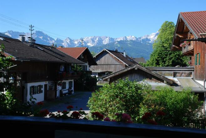 Blick vom Balkon auf Wettersteinmassiv