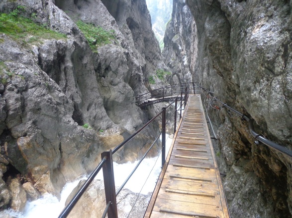 Durch die Höllentalklamm