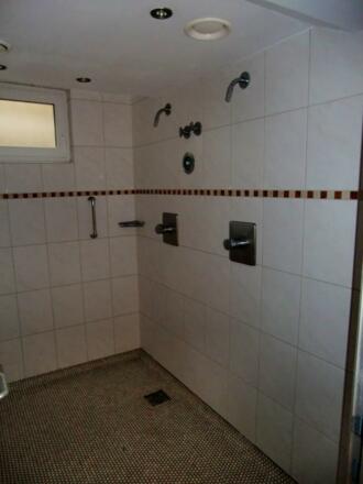 Dusche im Saunabereich