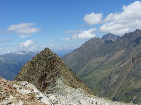 Die Seescharte mit der Urfallspitze ist erreicht.