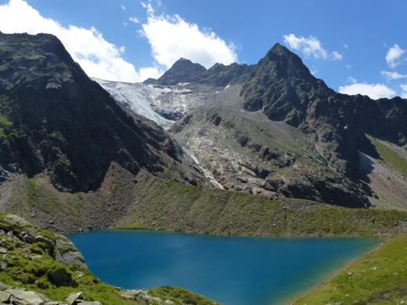 Der Grünausee mit dem Wilde Freiger-Ferner - eine noch wilde und ursprüngliche Hochgebirgslandschaft.
