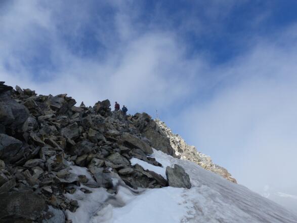 Nur zu Beginn ist der Abstieg etwas steiler.