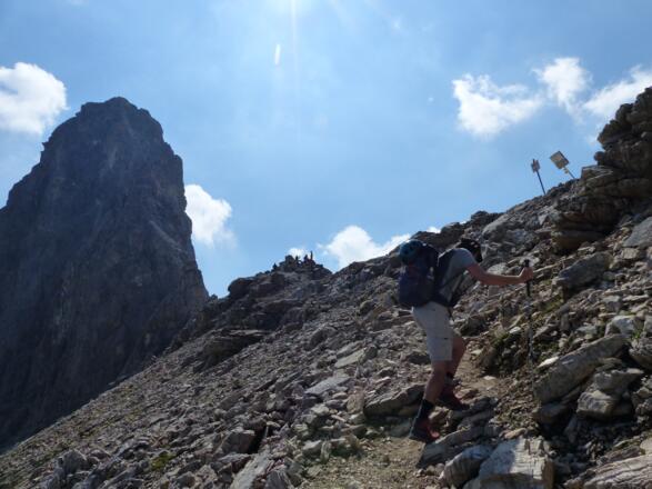 Gleich ist das Sandesjöchl auf 2599 m erreicht.