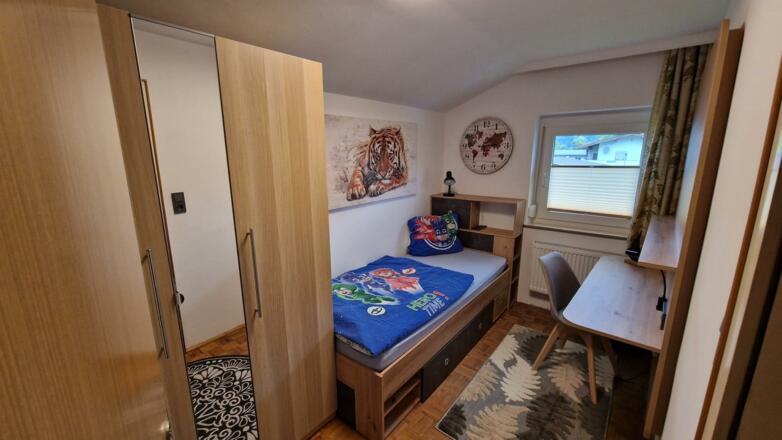 Schlafzimmer 3 (Kinderzimmer 2) "Tigerzimmer"