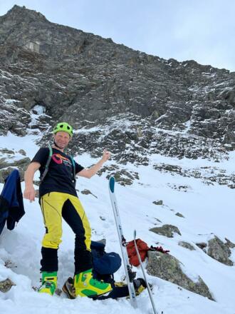 Beim Skidepot unterhalb der Route