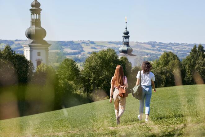 SchlierbachSpazieren_OberoesterreichTourismusSteyrNationalparkRegionStefanMayerhofer.jpg