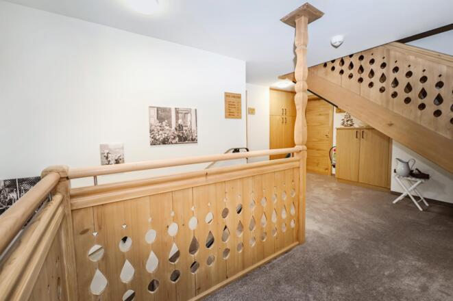 Hotel-Alpenfeuer-Montafon-Stammhaus-Gang-1