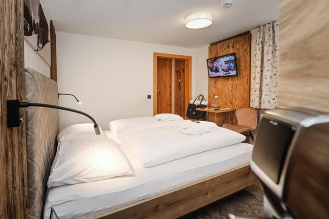 Hotel-Alpenfeuer-Montafon-Stammhaus-Doppelzimmer-A