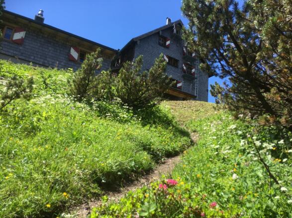 letzte Meter zur Hütte