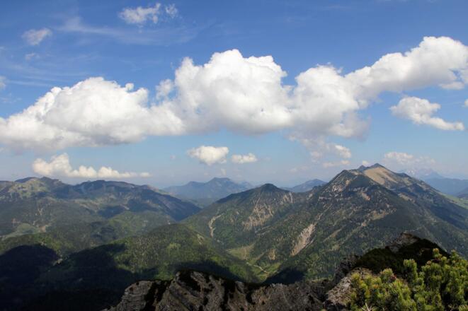 Blick zum Hinteren Sonnwendjoch vom Gipfel aus