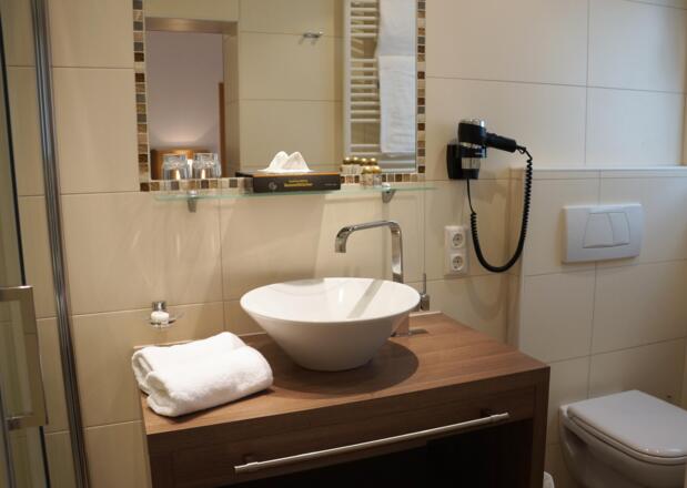 Bad im Ferienhotel Geisler in Tulfes