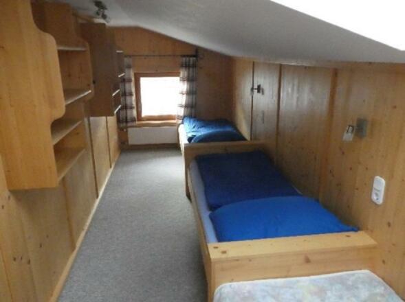 3-Bett Zimmer