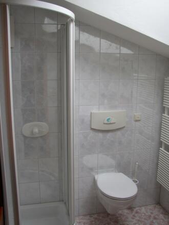 Bad 2 Bett Zimmer