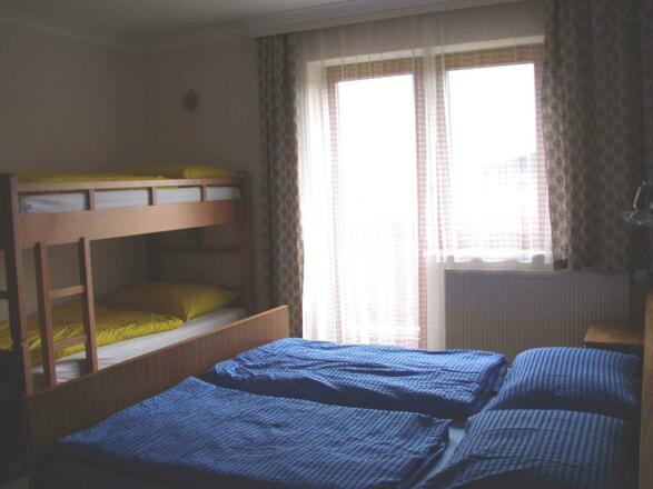 4 Bett Zimmer