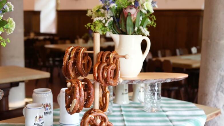Schloss Bräustüberl mit Alpseestube