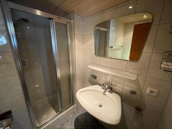 4002F6ED-88E4-44F7-B55E-287FCAD841F5-scaled