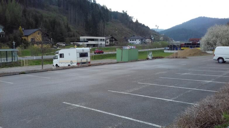 Öffentlicher Parkplatz Pierbach