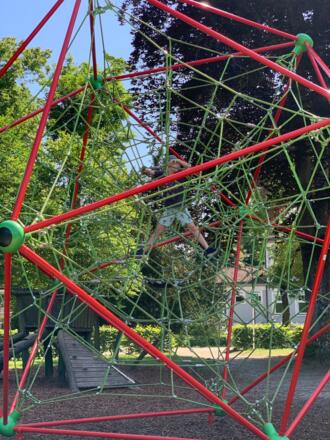 Klettergerüst im Schlosspark