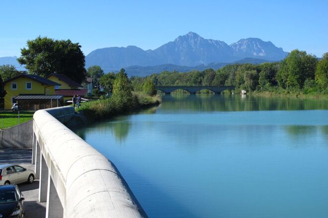 Staustufe Kraftwerk Rott mit Hochstaufen