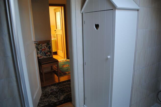 Vom Bad aus zum Gang