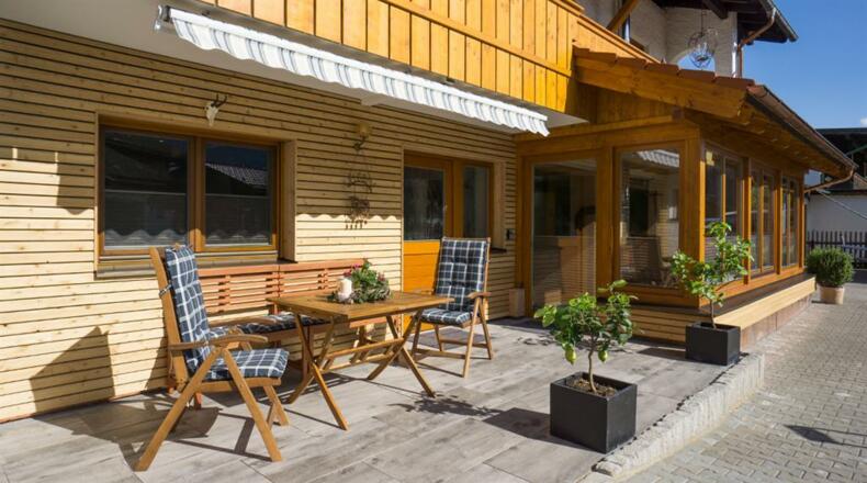 Terrasse und Wintergarten