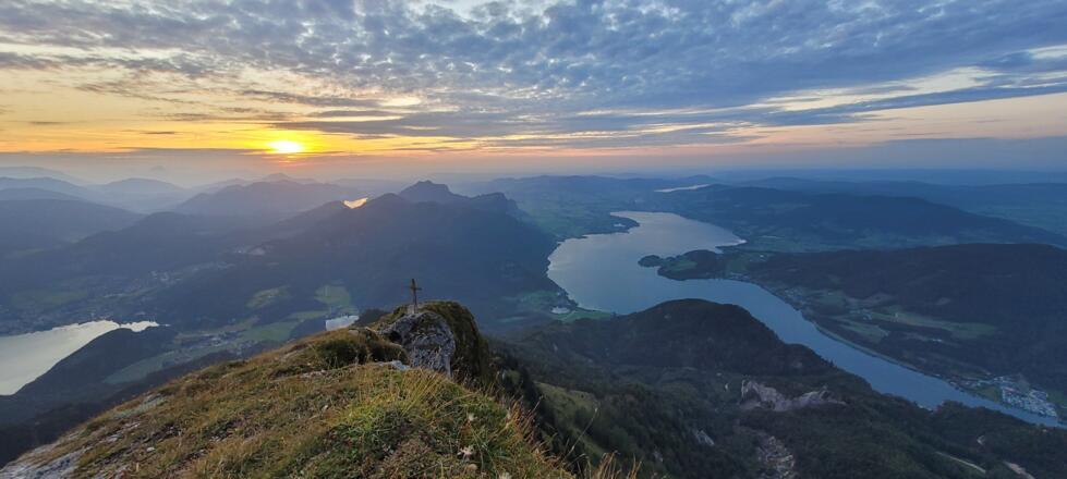 Schafberg Gipfelkreuz - Blick auf Mondsee, Irrsee, Wolfgangsee und Fuschlsee