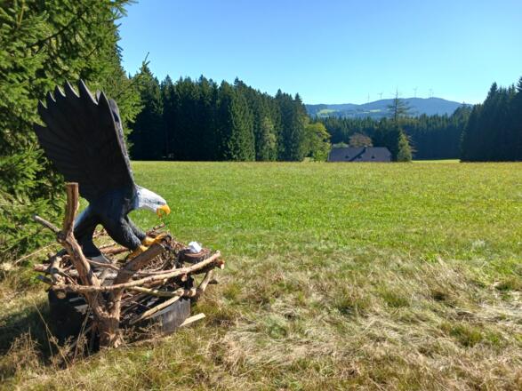 Adler von Kettensägenkünstler Paul Pichler