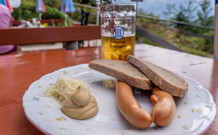 Brotzeit an der Grünsteinhütte