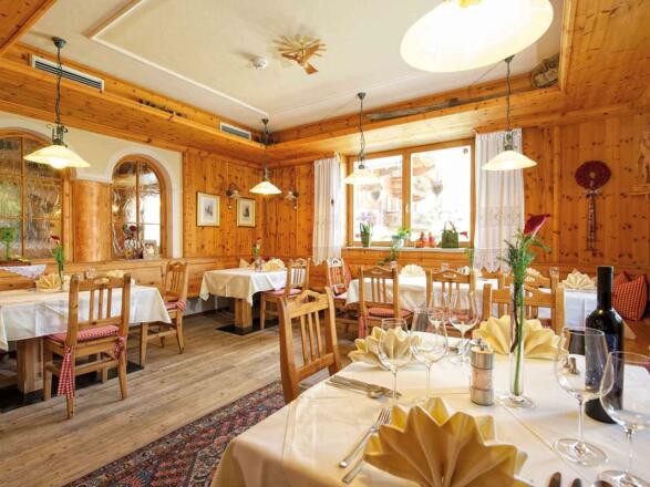 hotel_steiger_so12_zirbenstube