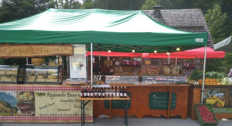 Jeden Donnerstag Bauernmarkt vor dem Alm Salettl