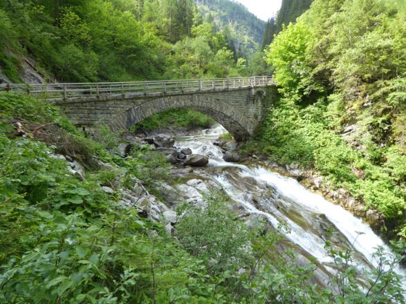Der Kesselfall mit der von Kriegsgefangenen errichteten "Russenbrücke".