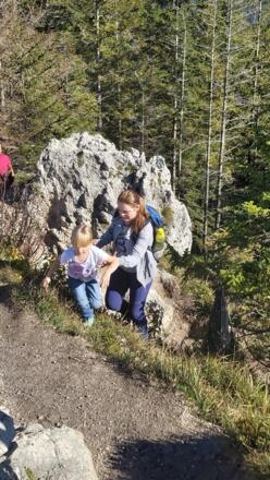 kurzes, felsiger Bereich unterhalb des Gipfels