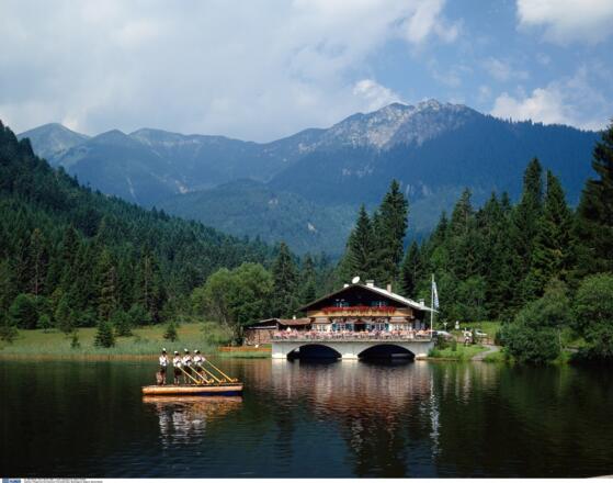 Pflegersee bei Garmisch-Partenkirchen, Oberbayern, Bayern, Deutschland