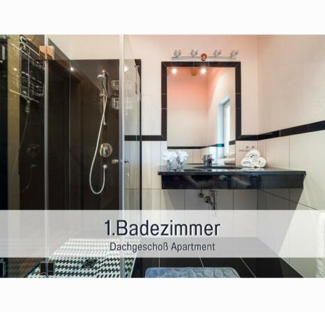 Badezimmer im Dachgeschoß