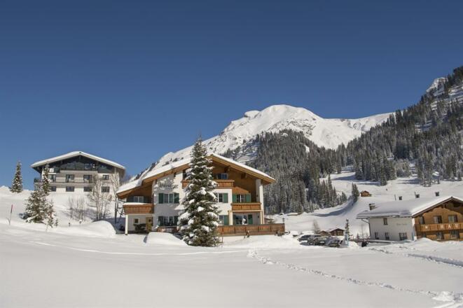 Buerstegg Fruehstueckspension_4-Sterne_in_Lech