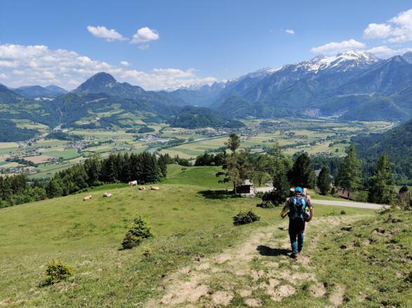Beim Abstieg liegt das Salzachtal zu Füßen.