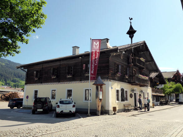 Das Altenmarkter Hoamathaus wurde  1408 erstmals urkundlich erwähnt.