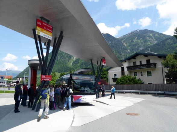 Mit dem Bus von Bad Hof Gastein zu den Anschlussbahnhöfen Lend oder Schwarzach.