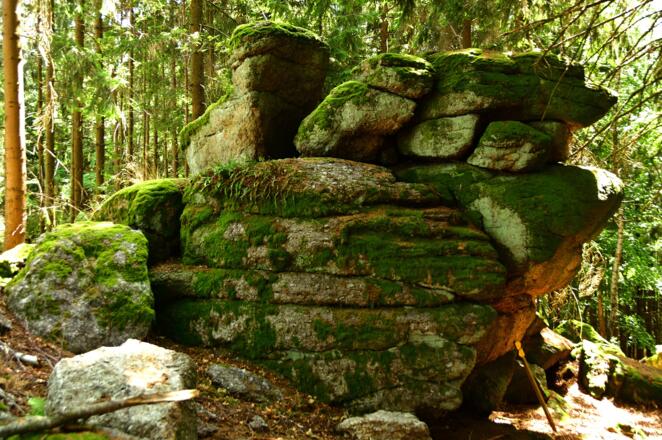 Blockturm im Bereich des Gipfels Leopoldschlägler Berg