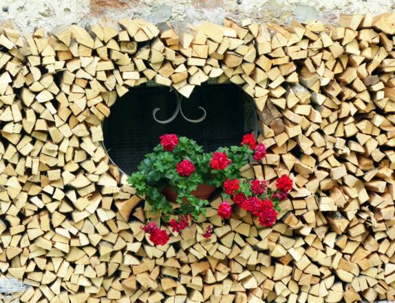 Am Ende des Winters wird sich das Herz beim Bauernhof am Wallbrunnweg in Kachelofen-Wärme aufgelöst haben.
