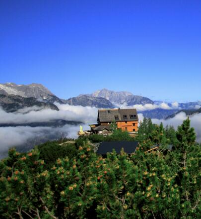 Hütte vom Anstieg Persailhorn mit Loferer und Leoganger Steinbergen