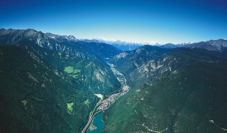 Bei dieser Etappe schlängelt sich der Jakobsweg durch die Talenge des Wipptales.