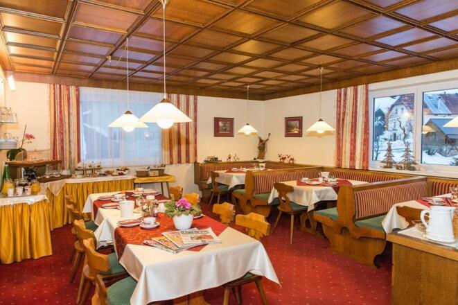 Frühstücksraum mit Buffett