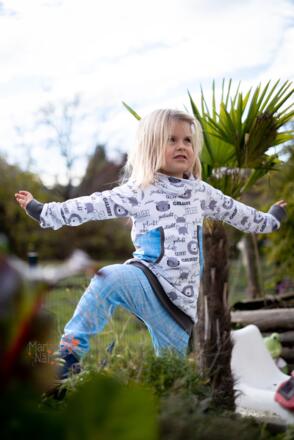 Kind in Jeans